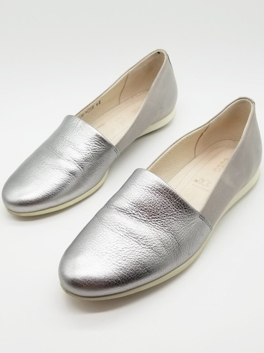 ECCO Touch Ballerina 2.0 Metallic Silver Gray Leather Slip On Flats Shoes Size 6